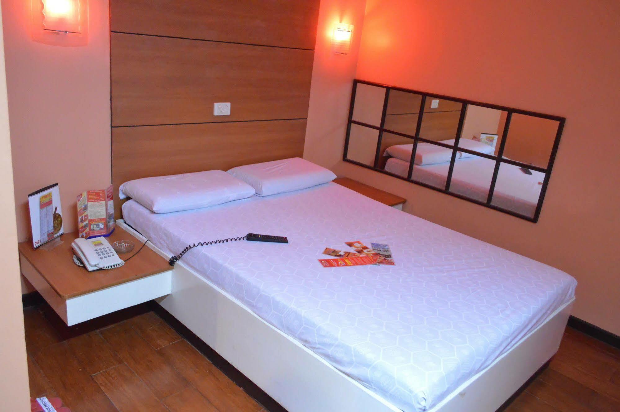 מנילה Hotel Sogo Avenida מראה חיצוני תמונה
