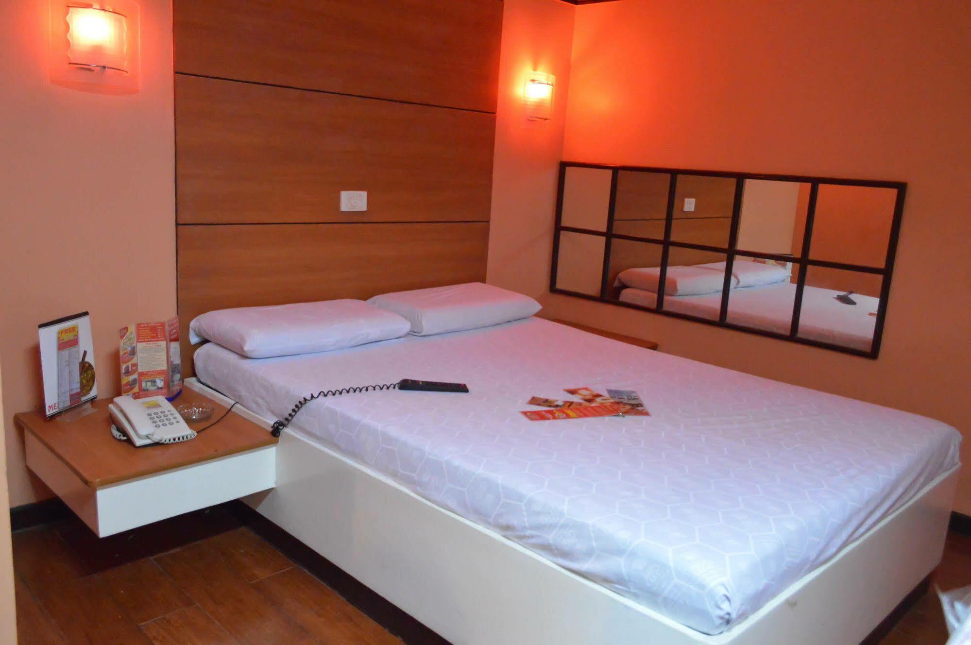 מנילה Hotel Sogo Avenida מראה חיצוני תמונה